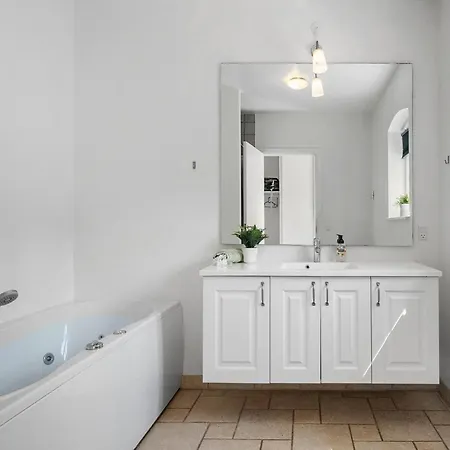 3 Bedroom In Lägenhet