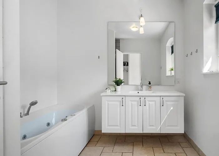 3 Bedroom In Apartment