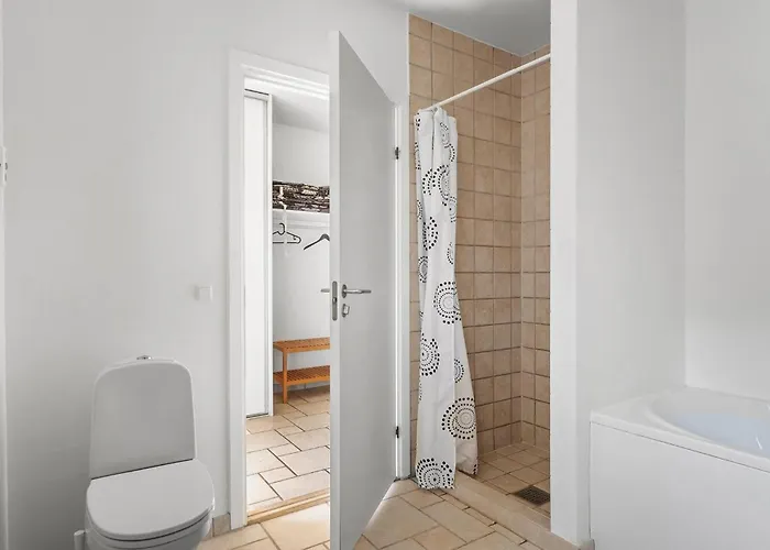 3 Bedroom In Apartment *