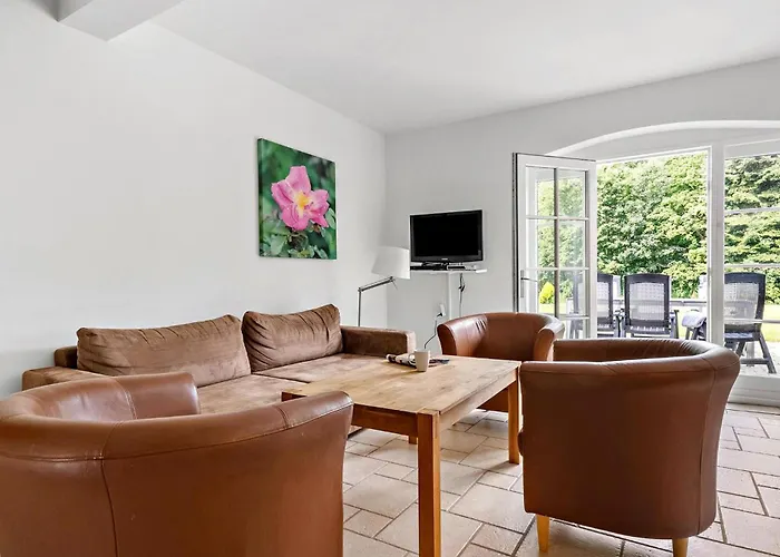 Apartment 3 Bedroom In Nimtofte