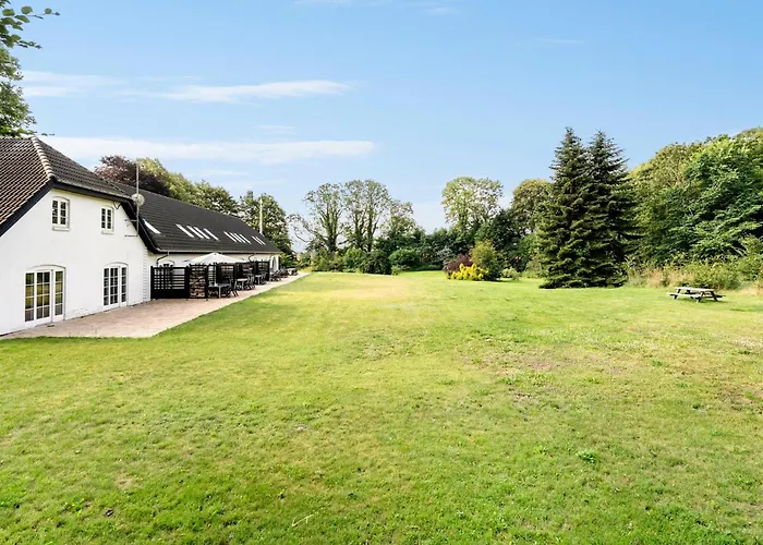 Apartment 3 Bedroom In *